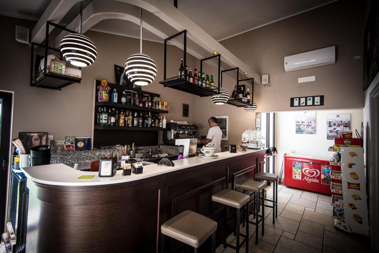 Locanda Del Pino 吉诺萨滨海 外观 照片
