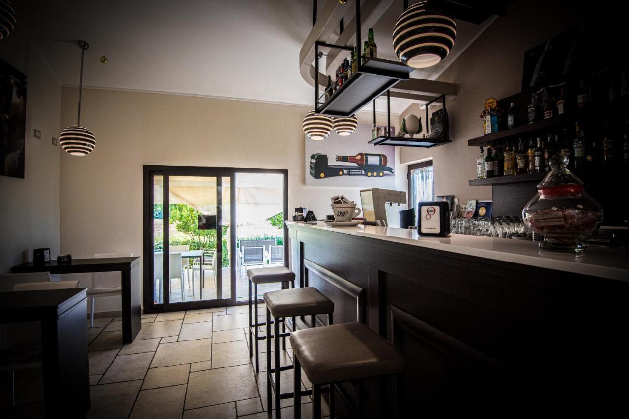 Locanda Del Pino 吉诺萨滨海 外观 照片